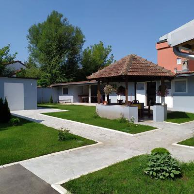 Dom Nikolić - Dvorište